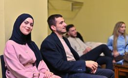 01_AKP_0273